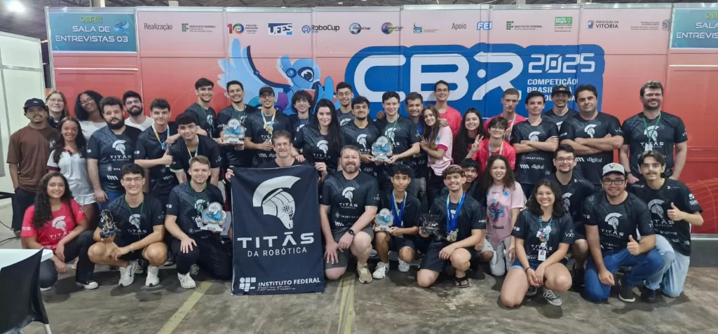 Alunos e professores do Ifes Colatina comemoram títulos no Robótica 2025